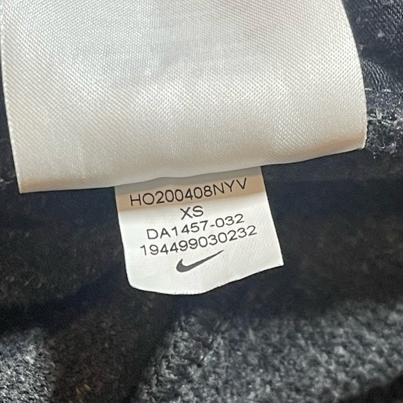 Nike Pullover - Picture 13 of 13